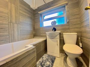 Bathroom/WC- click for photo gallery